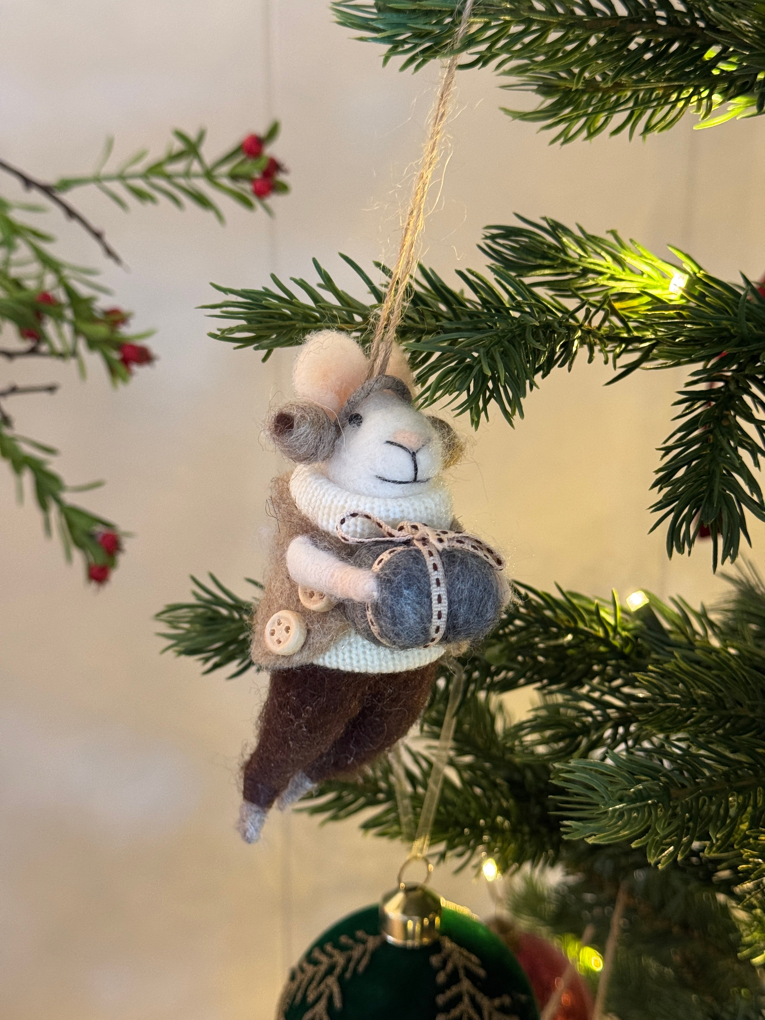 Pippin the Christmas Mouse